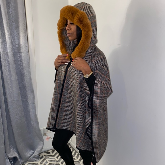 Stylish Red Shawl - Picture 11 of 15